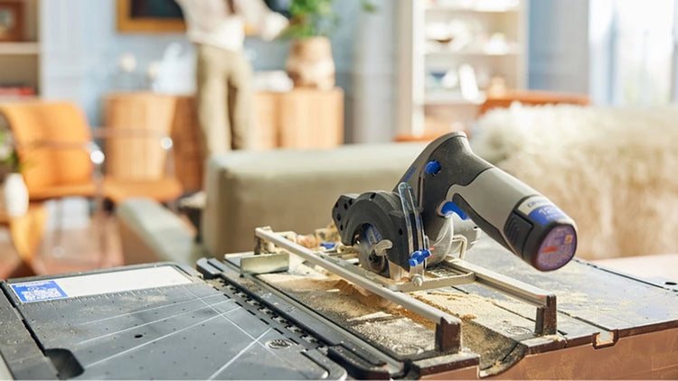 Dremel-Blueprint-Scie-Circulaire-first-plan — Smooth Color