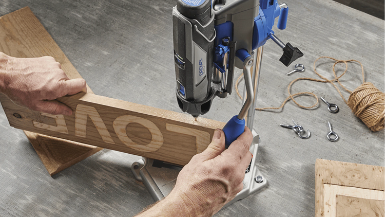 Dremel-Workstation-bois-decoupes — Smooth Color